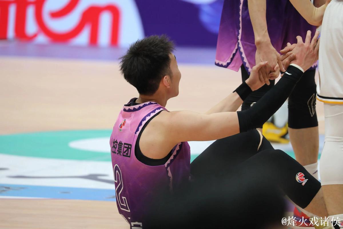 热身赛-廖三宁贡献13+6 中国男篮大胜波黑20分 热身赛-廖三宁贡献13+6 中国男篮大胜波黑20分