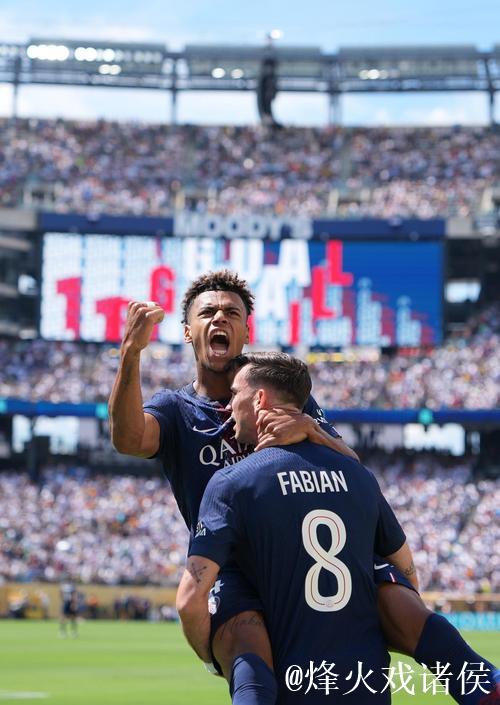 法甲-阿什拉夫梅开二度 巴黎圣日耳曼3-0完胜布雷斯特